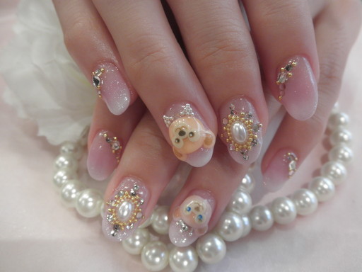 指先にラブラブな二人をデザイン＊一生に一度の結婚式に『新郎新婦ネイル』はいかが？にて紹介している画像