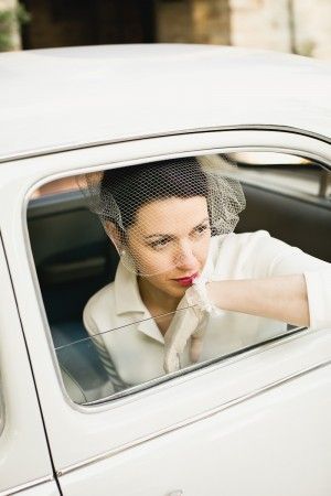 Essential Items for an Elegant Bride: A Cute Collection of Gloves by Type ♡にて紹介している画像