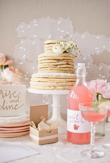 The Adorable New Type of Wedding Cake That Fulfills Childhood Dreams: Stacked Pancakes!にて紹介している画像