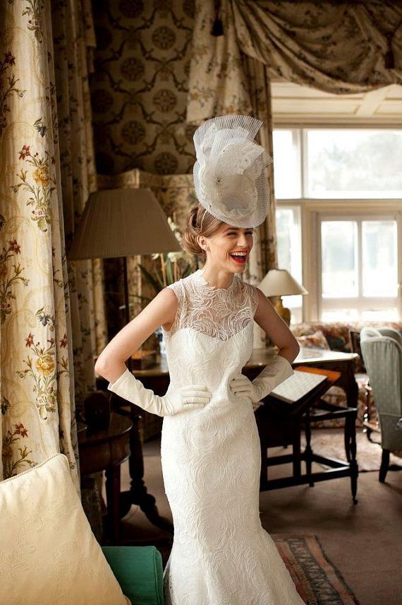 Essential Items for an Elegant Bride: A Cute Collection of Gloves by Type ♡にて紹介している画像