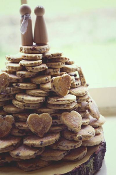 The Adorable New Type of Wedding Cake That Fulfills Childhood Dreams: Stacked Pancakes!にて紹介している画像