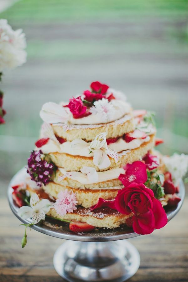 The Adorable New Type of Wedding Cake That Fulfills Childhood Dreams: Stacked Pancakes!にて紹介している画像