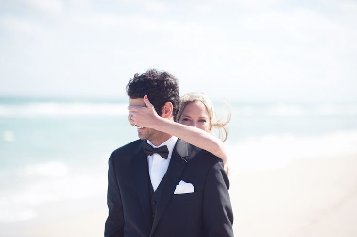 感動の瞬間を再現♡『ファーストミート風ポーズ』でウェディングフォトを撮る方法＊にて紹介している画像