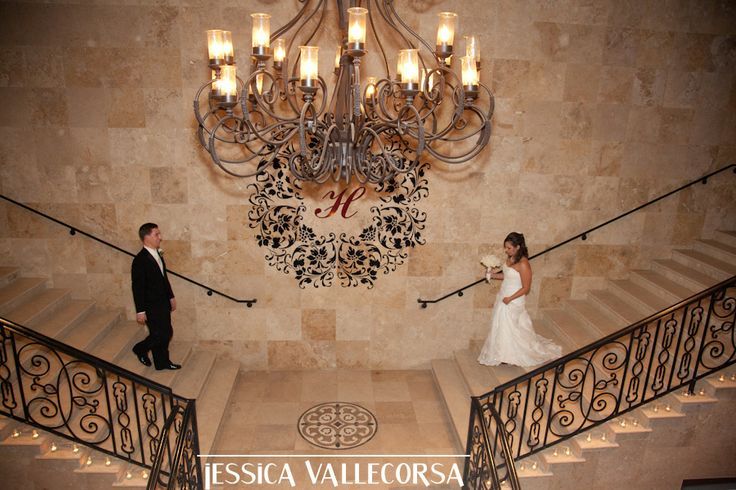 感動の瞬間を再現♡『ファーストミート風ポーズ』でウェディングフォトを撮る方法＊にて紹介している画像