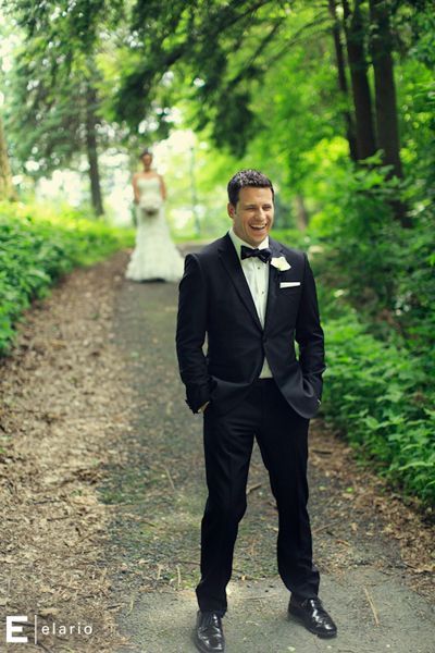 感動の瞬間を再現♡『ファーストミート風ポーズ』でウェディングフォトを撮る方法＊にて紹介している画像