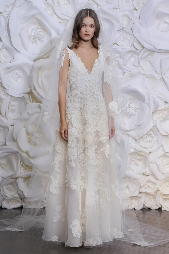 "Unique Indian Embroidery: A Collection of Dresses by 'Naim Khan' Loved by Celebrities Worldwide"にて紹介している画像