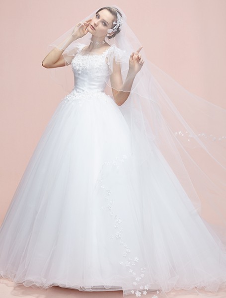 "I Want to Shine the Brightest in the World: Yumiko Katsura's New Collection, Love at First Sight with Every Dress*"にて紹介している画像