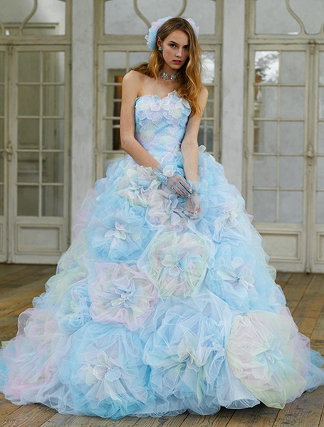 "I Want to Shine the Brightest in the World: Yumiko Katsura's New Collection, Love at First Sight with Every Dress*"にて紹介している画像