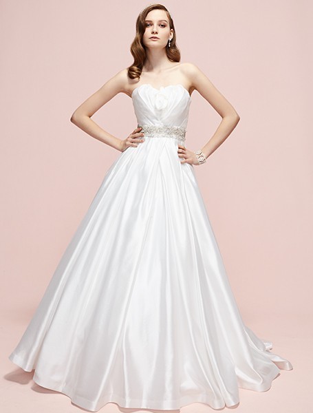 "I Want to Shine the Brightest in the World: Yumiko Katsura's New Collection, Love at First Sight with Every Dress*"にて紹介している画像