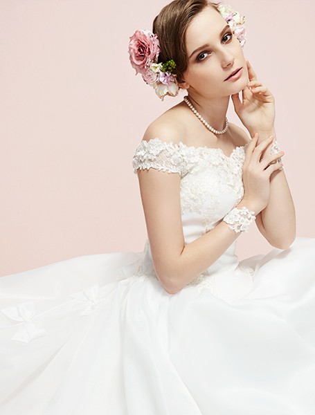 "I Want to Shine the Brightest in the World: Yumiko Katsura's New Collection, Love at First Sight with Every Dress*"にて紹介している画像