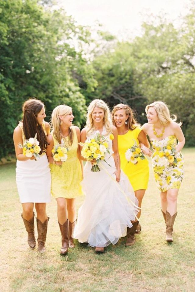 おしゃれに差をつけるなら♡ウェディングにぴったりなウエスタンブーツのコーディネート♡にて紹介している画像