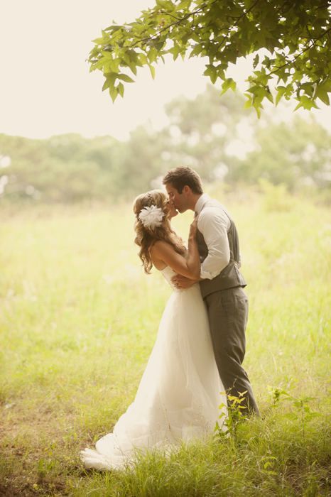 Playing with Light: Embracing Sheerness - A Special Feature on Fluffy Angel Wedding Dresses ♡にて紹介している画像