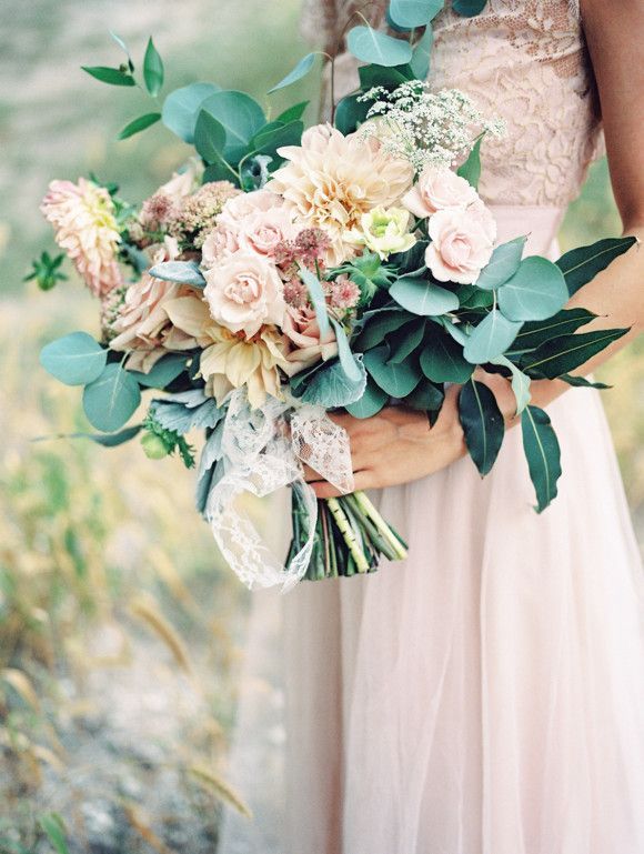 Playing with Light: Embracing Sheerness - A Special Feature on Fluffy Angel Wedding Dresses ♡にて紹介している画像