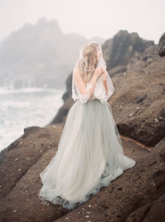 Playing with Light: Embracing Sheerness - A Special Feature on Fluffy Angel Wedding Dresses ♡にて紹介している画像