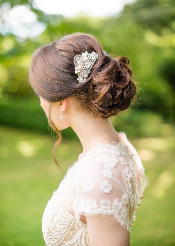 Captivated by the Fluffy Tulle and Organza Dresses: The Adorable Designs of "Chaviano Couture"!にて紹介している画像