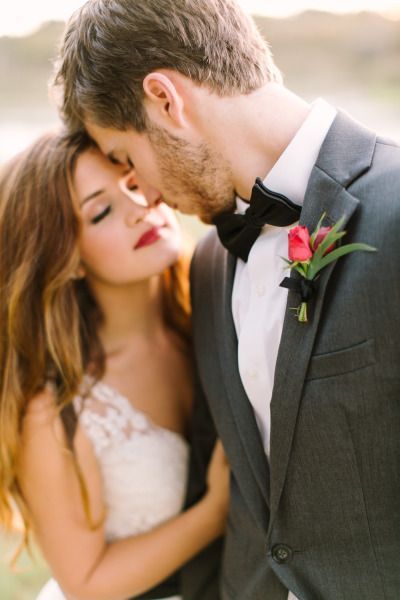 Essential Groom Fashion: A Comprehensive Guide to Ties that Enhance His Handsomeness♩にて紹介している画像