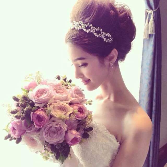 Exclusive Event for marry Readers: Try on the Adorable TAKAMI BRIDAL Dresses!にて紹介している画像