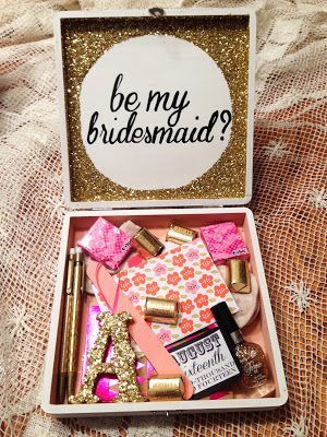 "Adorable Ideas for Asking Your Friends to Be Your Bridesmaids♡"にて紹介している画像