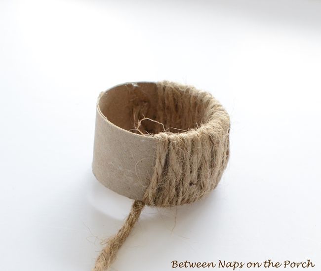 4 Stylish DIY Napkin Ring Ideas with Everyday Materials You Can Easily Try at Home!にて紹介している画像