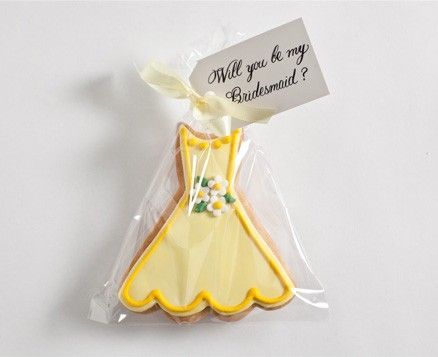 "Adorable Ideas for Asking Your Friends to Be Your Bridesmaids♡"にて紹介している画像