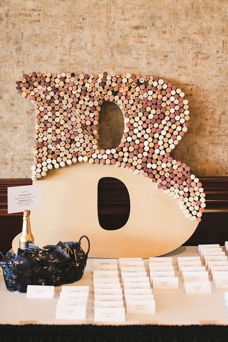 〔簡単DIY〕ワイン好きさん必見＊『コルク』を使って作れるウェディング小物まとめ♡にて紹介している画像