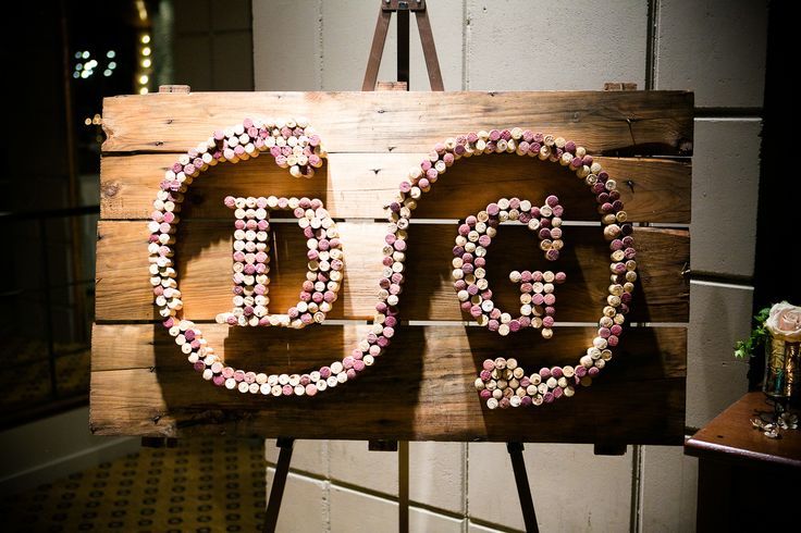 〔簡単DIY〕ワイン好きさん必見＊『コルク』を使って作れるウェディング小物まとめ♡にて紹介している画像