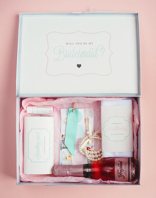 "Adorable Ideas for Asking Your Friends to Be Your Bridesmaids♡"にて紹介している画像