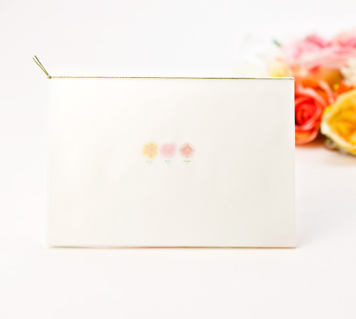 Charming Invitations from Illustrators: Adorable Design and Shape of 'WORLD1' Will Melt Your Heart with Soft Colors ♡にて紹介している画像