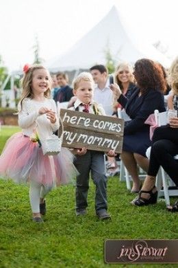 "Renewing Our Vows: Celebrating X Years of Marriage and Recommitting to Eternal Love as a Family"にて紹介している画像