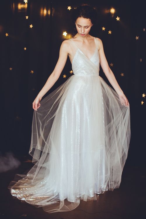 Have You Worn It? An Overview of the Allure of Sparkling Silver-Colored Wedding Dresses for a Stunning Change of Outfit＊にて紹介している画像