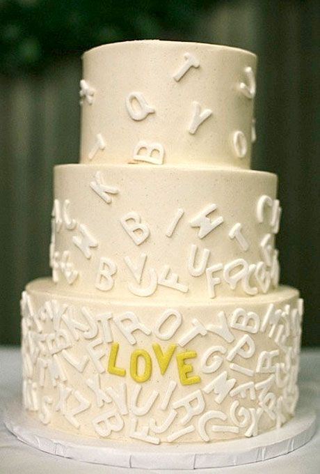 We've Gathered Adorable Wedding Photos Featuring "LOVE" Letters ♡にて紹介している画像