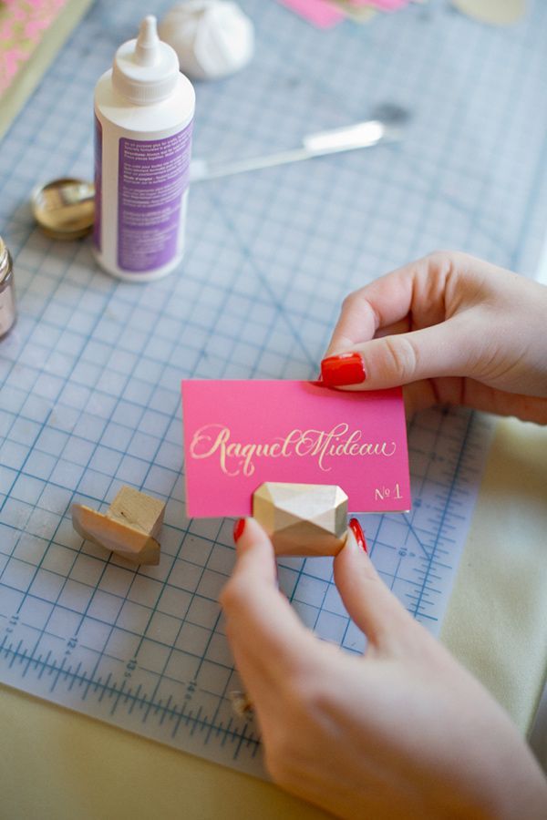 Stylish and Adorable: DIY 'Airplane Place Cards' Made with Origami Popular Abroad ♡にて紹介している画像