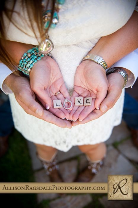 We've Gathered Adorable Wedding Photos Featuring "LOVE" Letters ♡にて紹介している画像