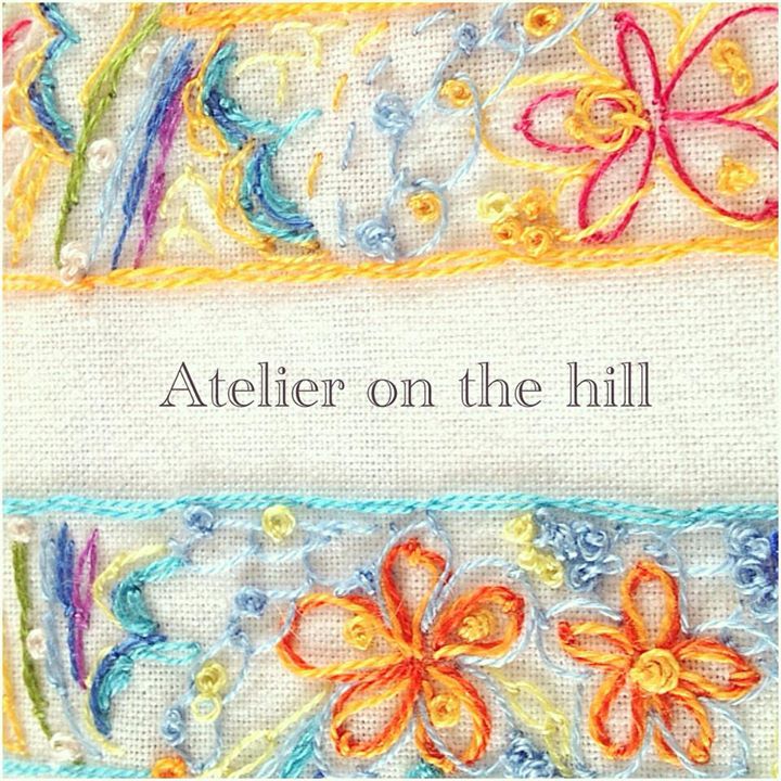 Delicate Flowers Abound: Falling in Love with Embroidery Items from 'Atelier on the Hill' ♡にて紹介している画像