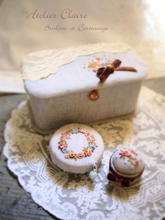 ポーセラーツと並んで人気♩アレンジ自在の『カルトナージュ』で作る結婚式小物まとめ＊にて紹介している画像