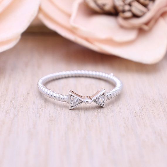 リボンモチーフの可愛いリングcollection22♡にて紹介している画像