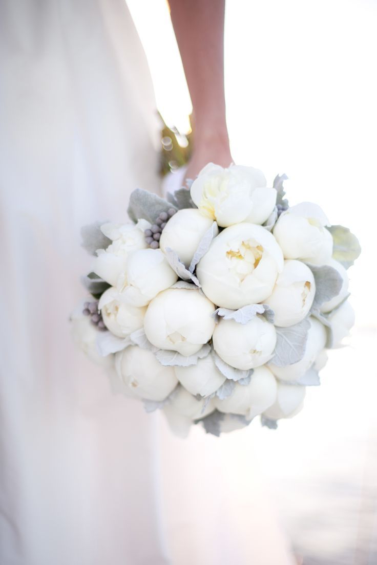 Perfect for the Pure White Bride ♩ A Featured Recipe Collection for Creating Pure & Elegant All-White Wedding Bouquets＊にて紹介している画像