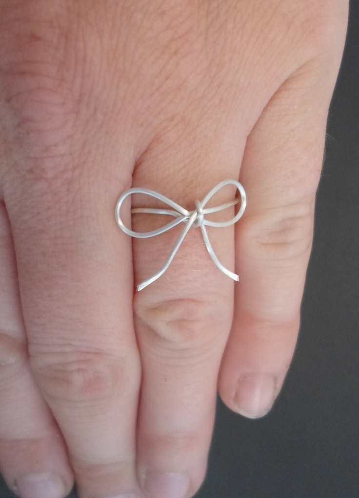 リボンモチーフの可愛いリングcollection22♡にて紹介している画像