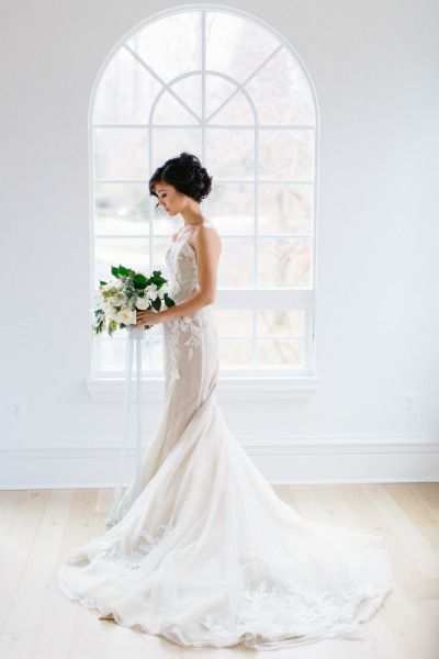 蝶と花がコンセプト♡『イネス・ディ・サント』のウェディングドレス2016春コレクション＊にて紹介している画像