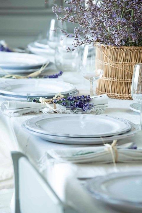 The Key to a Wedding: Creating a Glamorous Ceremony with the Lavender Theme Color＊にて紹介している画像
