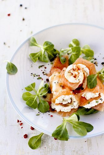 Beautifully Colorful: Delightful Salmon Party Foods to Brighten Your Table!にて紹介している画像
