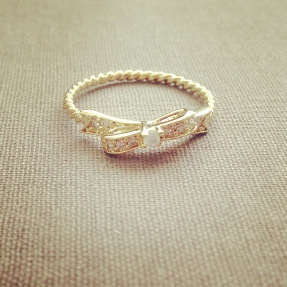 リボンモチーフの可愛いリングcollection22♡にて紹介している画像