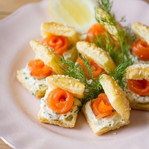 Beautifully Colorful: Delightful Salmon Party Foods to Brighten Your Table!にて紹介している画像