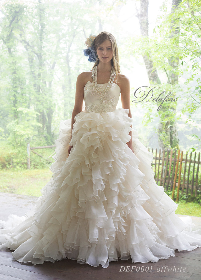 Spotlight on 'Delafore': The Newly Launched Wedding Dress Brand Known for Its Stunning Bridal Apron Designs!にて紹介している画像