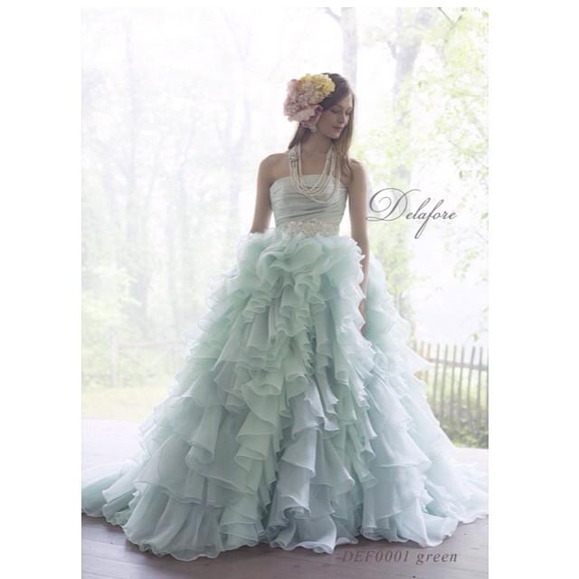 Spotlight on 'Delafore': The Newly Launched Wedding Dress Brand Known for Its Stunning Bridal Apron Designs!にて紹介している画像