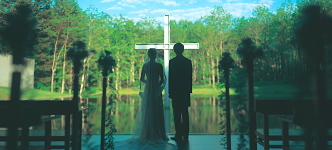 まるでアナと雪の女王の世界♡北海道の『氷の教会』で幻想的な結婚式をあげたい＊にて紹介している画像