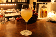 "Affordable at 300 Yen Each! Sparkling Apple Juice Curated by a World Champion Bartender - Perfect for a Little Gift!"にて紹介している画像