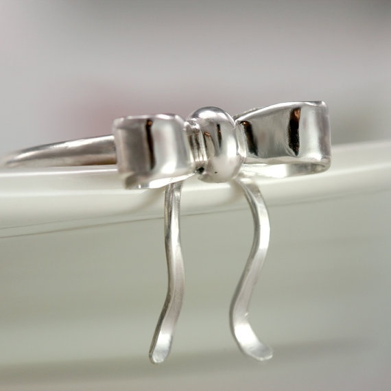 リボンモチーフの可愛いリングcollection22♡にて紹介している画像