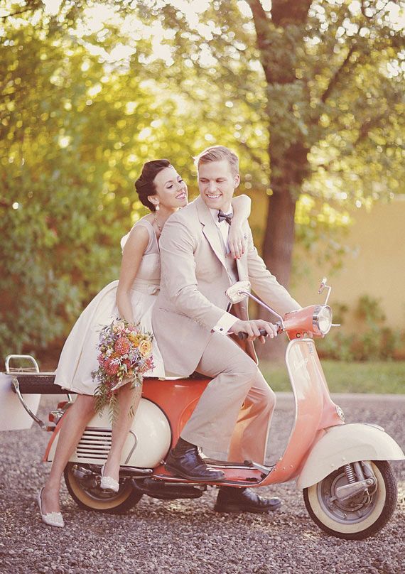 Feeling like a Roman Holiday? ♡ A Super CUTE VESPA Wedding Photo Collection♡にて紹介している画像