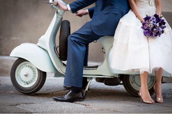 Feeling like a Roman Holiday? ♡ A Super CUTE VESPA Wedding Photo Collection♡にて紹介している画像